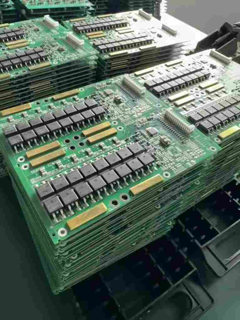Thick Copper PCB (≥6oz) Processing Techniques: Current-Carrying Capacity Enhancement and Thermal Management
