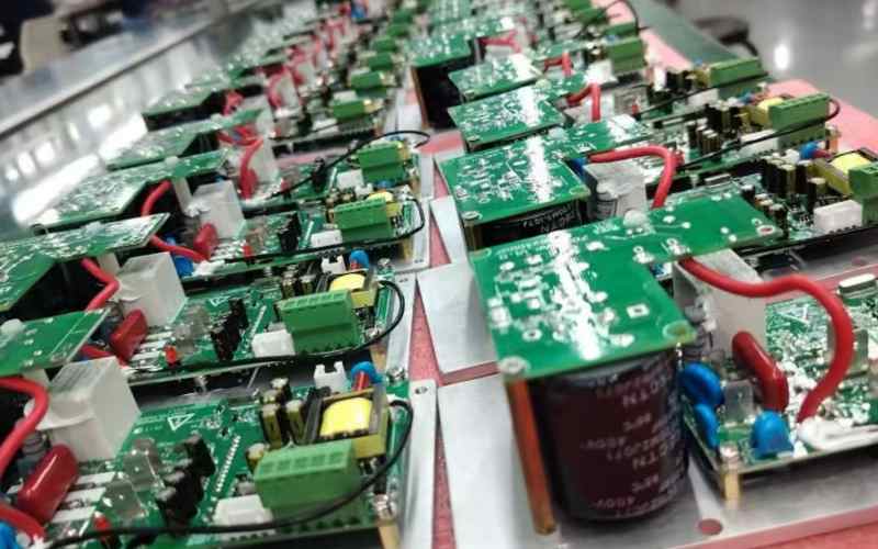 FR-4 vs. Rogers PCB: Which Material is Best for Your High-Frequency Assembly?
