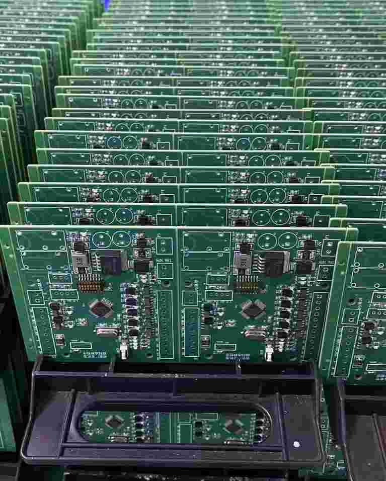 Impact of Oxygen Content Control on Solder Joint Microstructure in Nitrogen Reflow Soldering