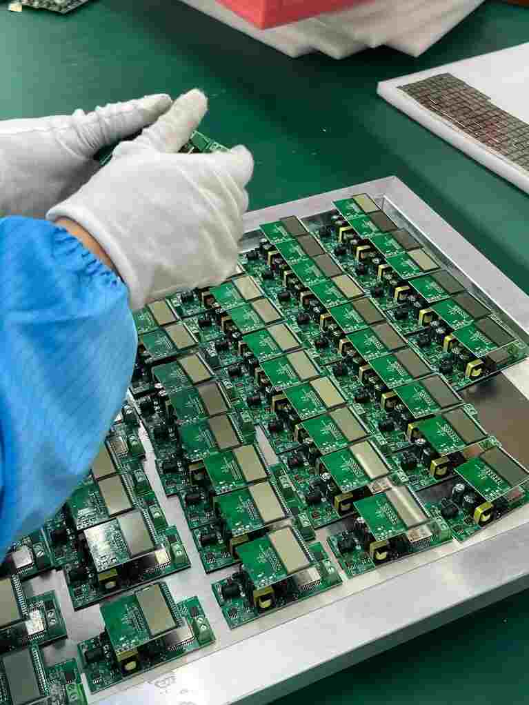 Conformal Coating Process Comparison: Spray vs. Dip vs. Selective Coating (Balancing Cost and Reliability)